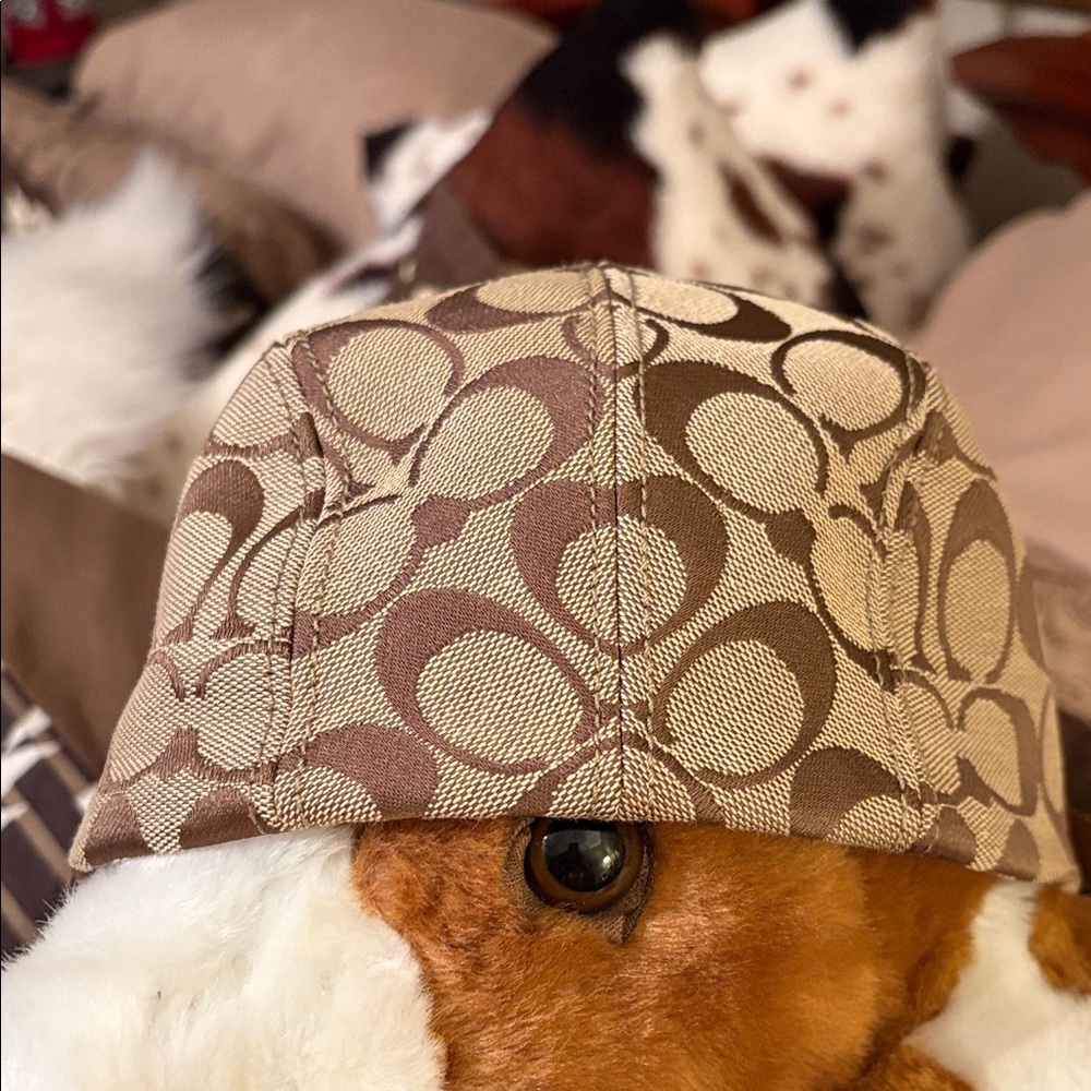 Coach Signature Karee Newsboy Cap with patent leather accent Leather Strap - Picture 3 of 8